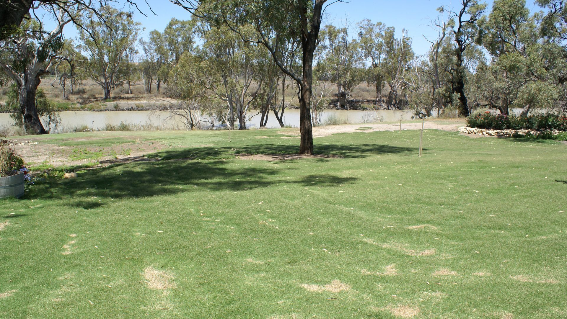 Portee a Murray River Outback Homestead. A picture of outback Australia — image 22