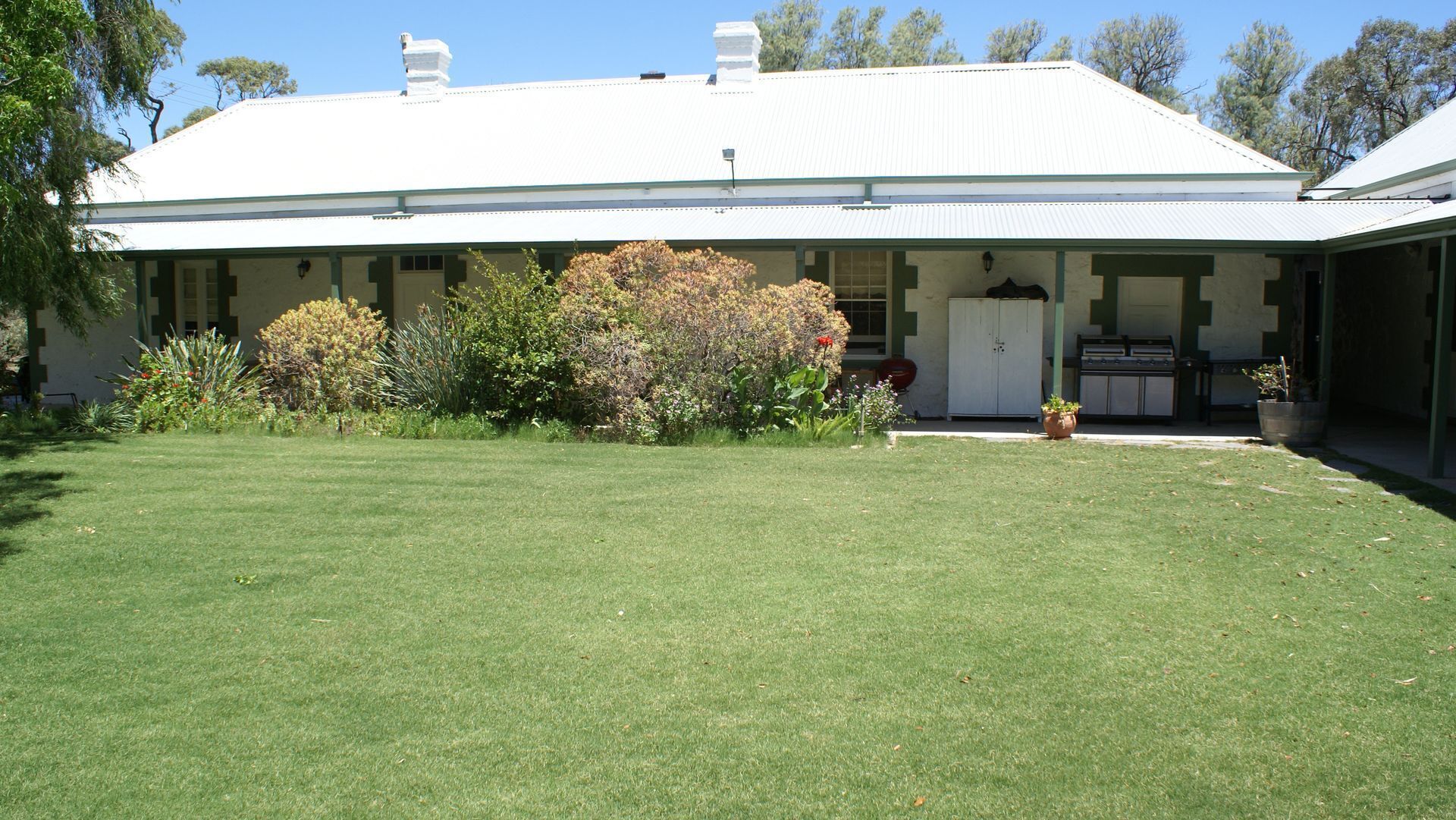 Portee a Murray River Outback Homestead. A picture of outback Australia — image 2