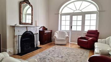Smart TV, fireplace, books