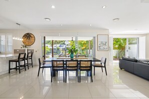 Interior - Great family waterfront holiday home (Gold Coast)
