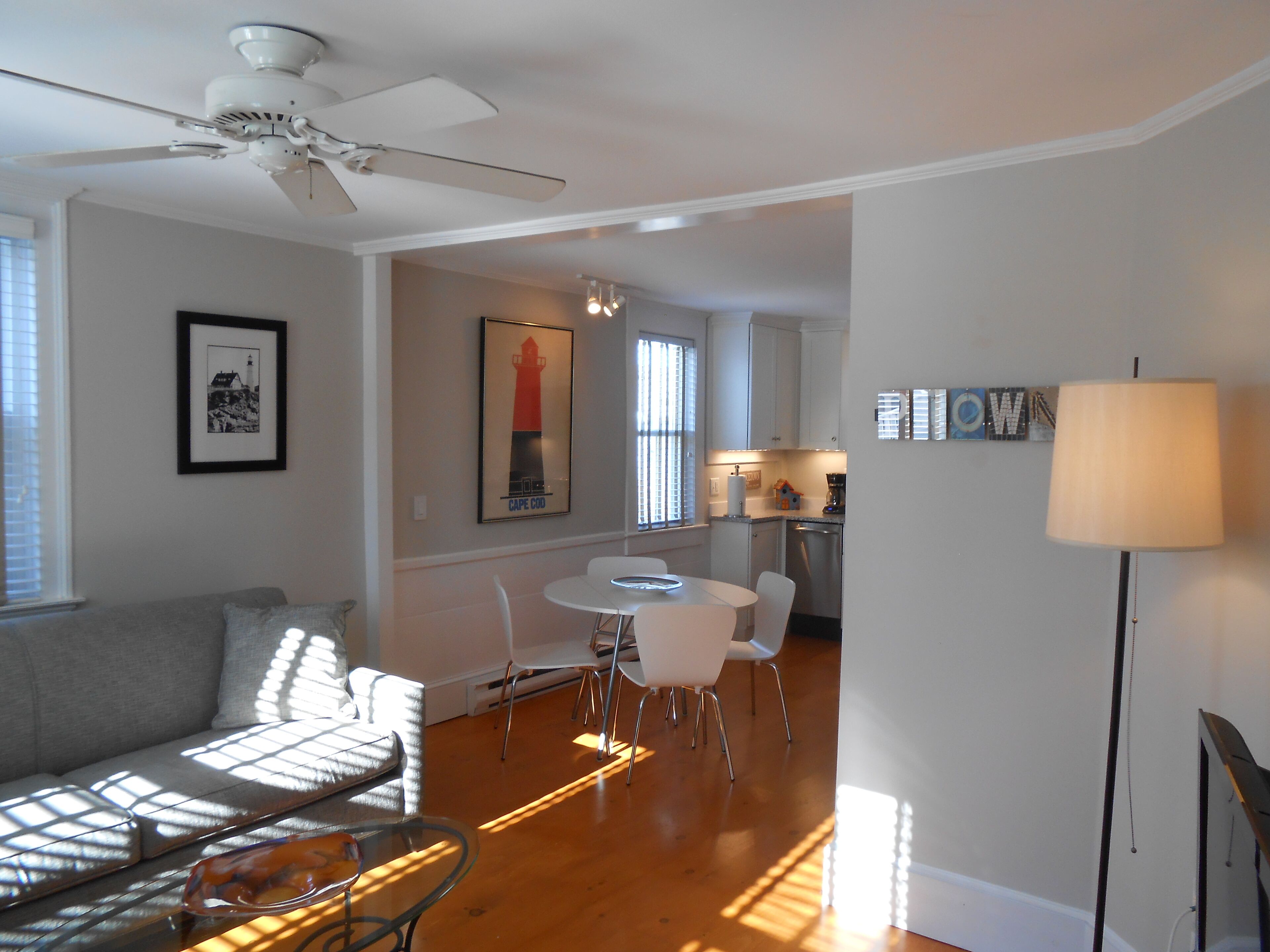 Charming 2 bedroom condo with excellent location in the heart P-town