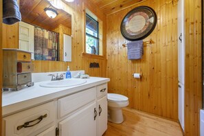 Combined shower/bathtub, hair dryer, towels, toilet paper - Peckerwood Knob Sunset Cabin; Mountaintop seclusion in SE Oklahoma; Great View (Smithville)