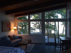 Smart TV, books - Spectacular Waterfront Home! Privacy, A/C, VIEWS! Direct beach access! (Wellfleet)