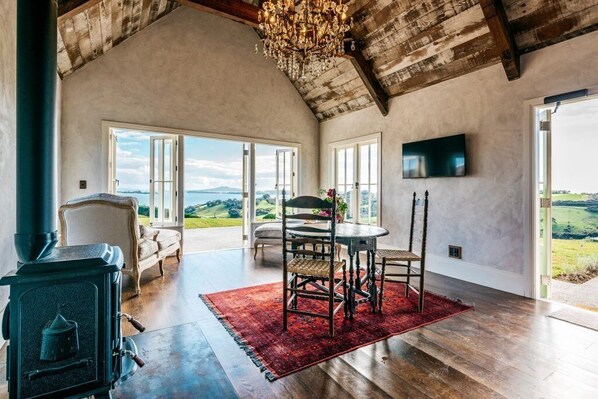 PRF_0369-1024x684_L-3dea3c67-b8b2-4633-8811-e37e0fc96224.jpg - Mudbrick Luxury Cottages (Waiheke Island)