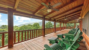 Terrace/patio - High Hopes-3 bedroom, 3.5 Bath, Sleeps 9, Strong Internet (Maggie Valley)