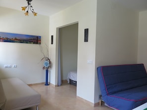 1 chambre, fer et planche à repasser, accès au Wi-Fi (inclus)