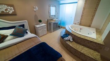 Phòng Suite Superior, 1 giường cỡ queen, không hút thuốc | Truy cập Internet không dây miễn phí, bộ trải giường