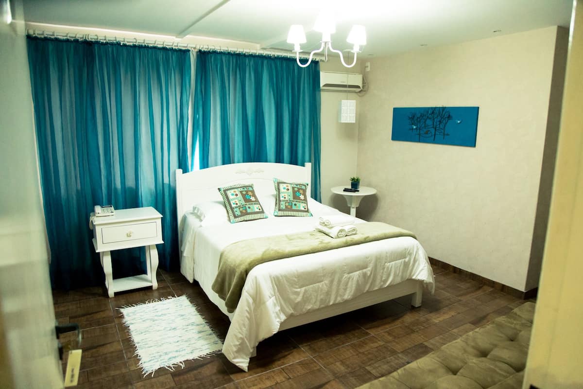 Apartament prèmium, 1 llit de matrimoni, no fumadors | Wifi gratuïta i roba de llit 