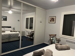 2 Schlafzimmer, Zimmersafe, Bügeleisen/Bügelbrett, Reisekinderbett