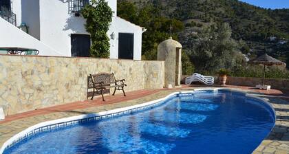 Ylellinen "Finca" Alpeilla "Campo"