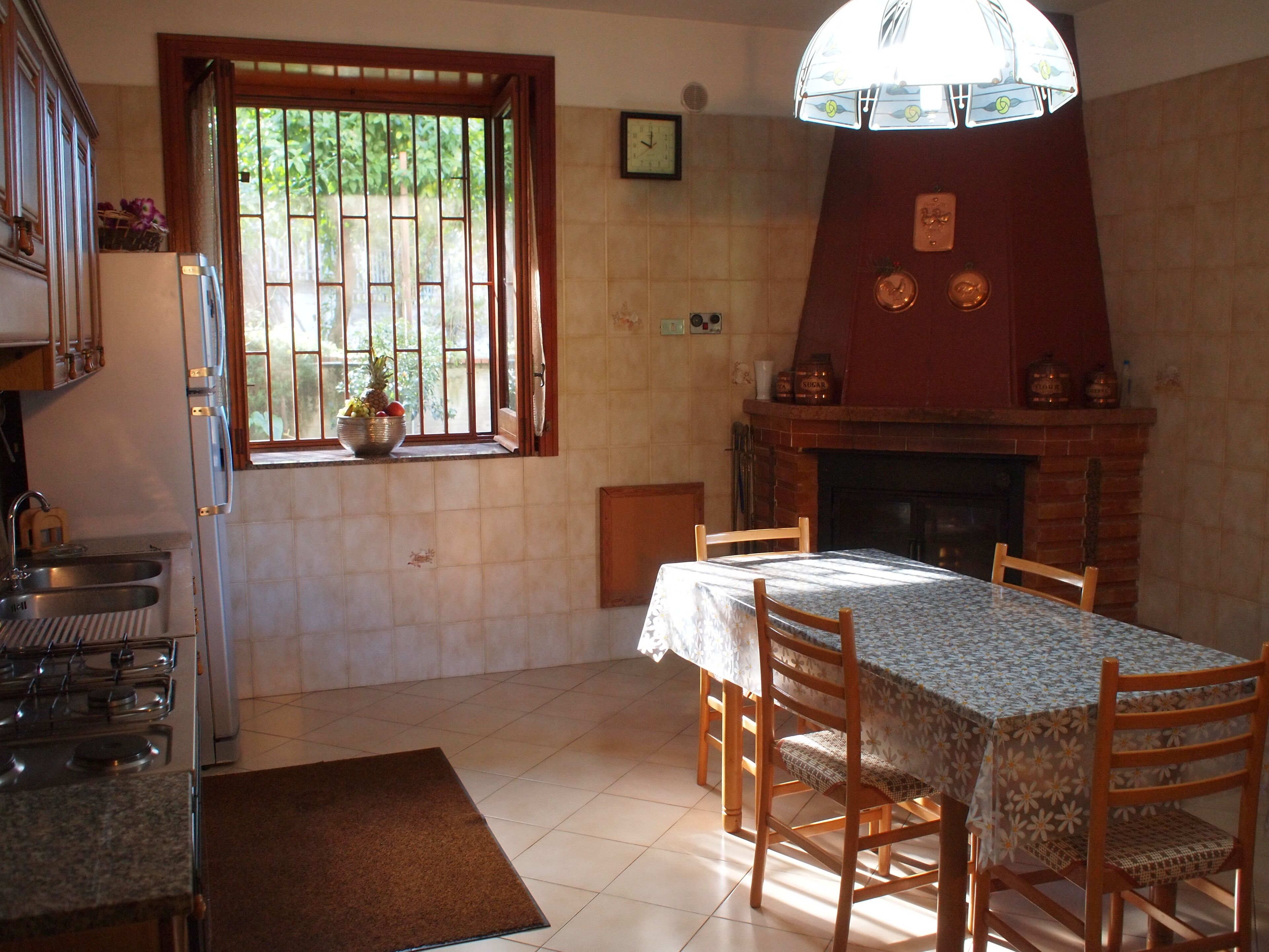 Avellino Apartment in a quiet and safe hillside village - "Villa Palmira"
