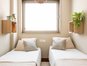 2 dormitorios, tabla de planchar con plancha, Internet y ropa de cama