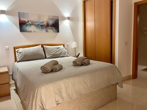 3 Schlafzimmer, Bügeleisen/Bügelbrett, WLAN, Bettwäsche