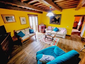 TV, fireplace, DVD player, table tennis