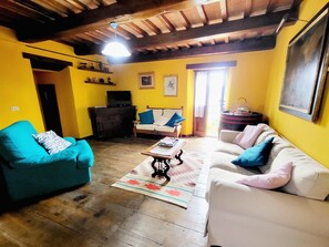 TV, fireplace, DVD player, table tennis