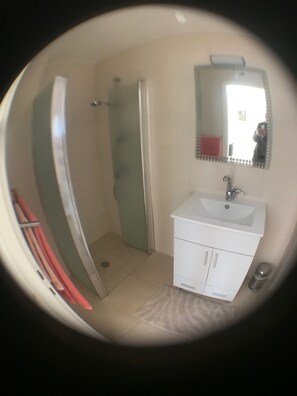 Toallas y papel de baño 
