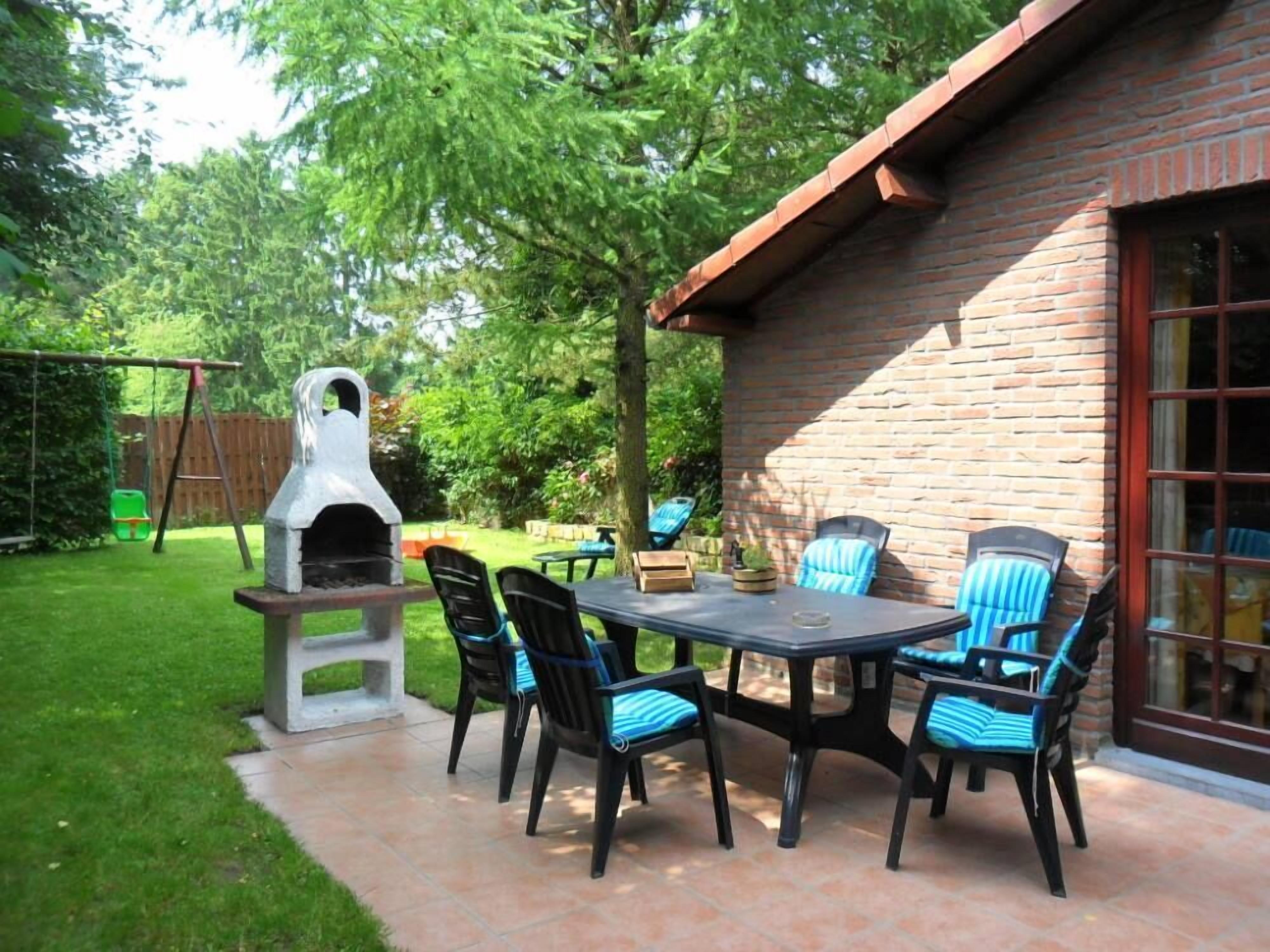 Gîte: 'Le pré du Roi'. 3 ears. Baby tenderness label. Calm and green.