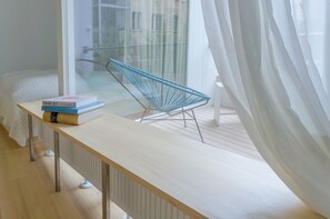 Hochwertige Bettwaren, Bügeleisen/Bügelbrett, Reisekinderbett