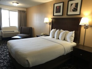 Blackout curtains, iron/ironing board, rollaway beds, free WiFi - MorningGlory Inn & Suites (Bellingham)