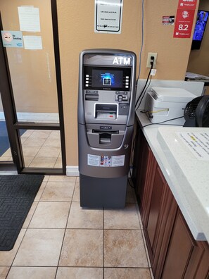 ATM/banking on site - MorningGlory Inn & Suites (Bellingham)
