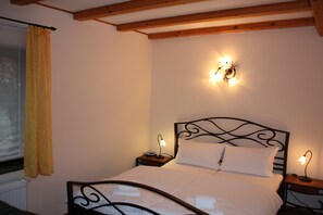 In-room safe, iron/ironing board, free WiFi, bed sheets - Studio with winter garden and lake view - Ferienhof Löschenrand (Bad Saarow)