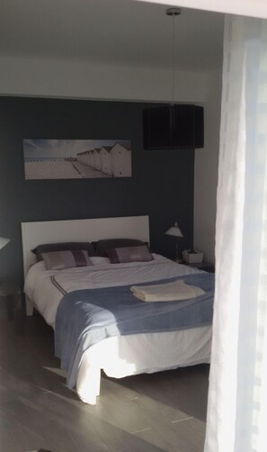 4 chambres, fer et planche à repasser, Wi-Fi gratuit, draps fournis