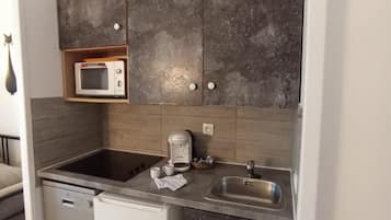 Refrigerador, microondas, parrilla de estufa y lavavajillas