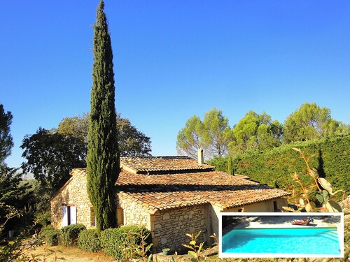 Au calme à Uzès 70m² clim: 2ch., 5 pers., piscine10X5, gd jardin, terrasse, WIFI