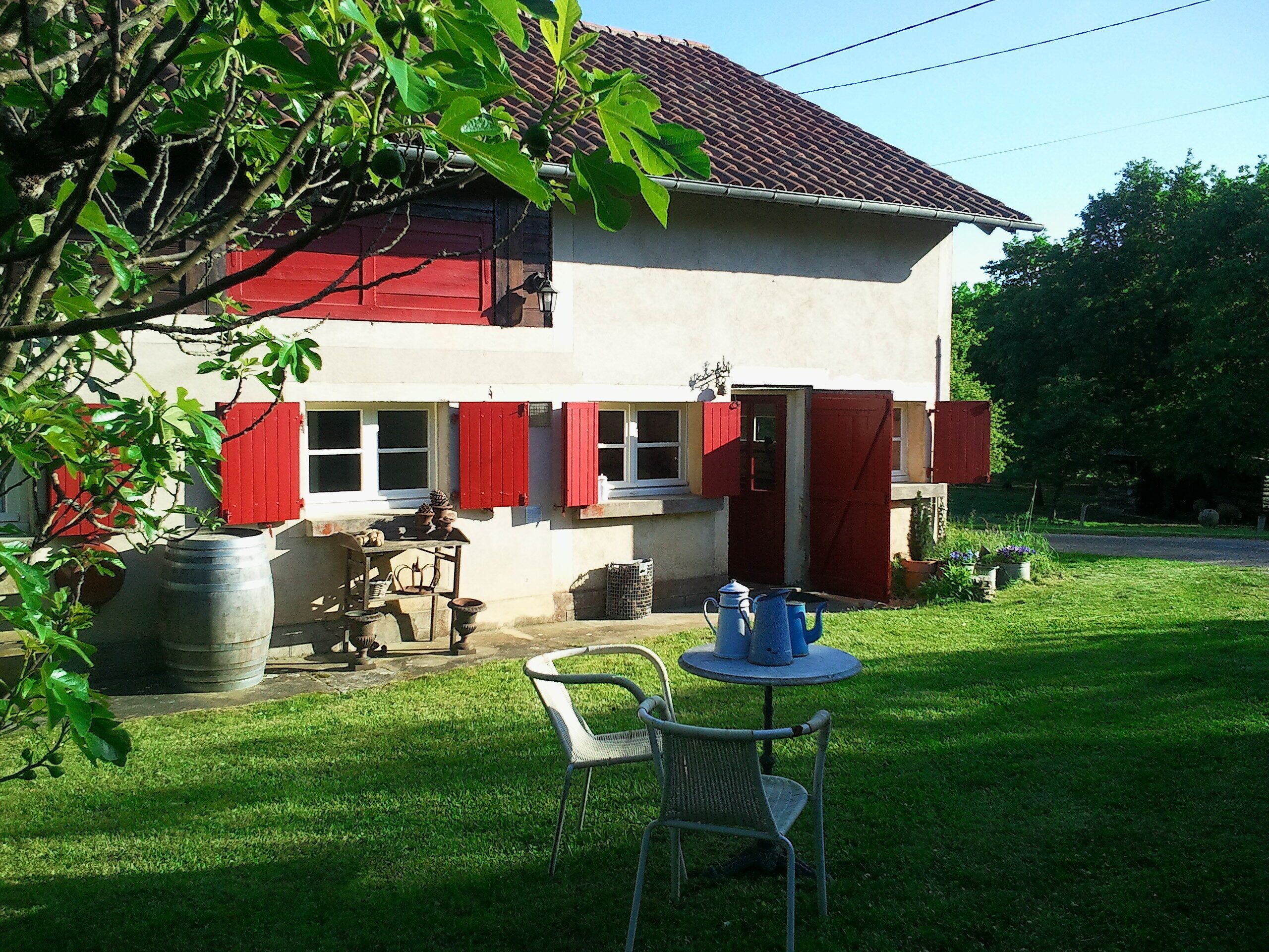 House in the countryside swimming pool share pets and splendid view