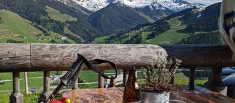 Hinterglemm: Charming modern apartment next to the piste of World Cup 24 + WM 25