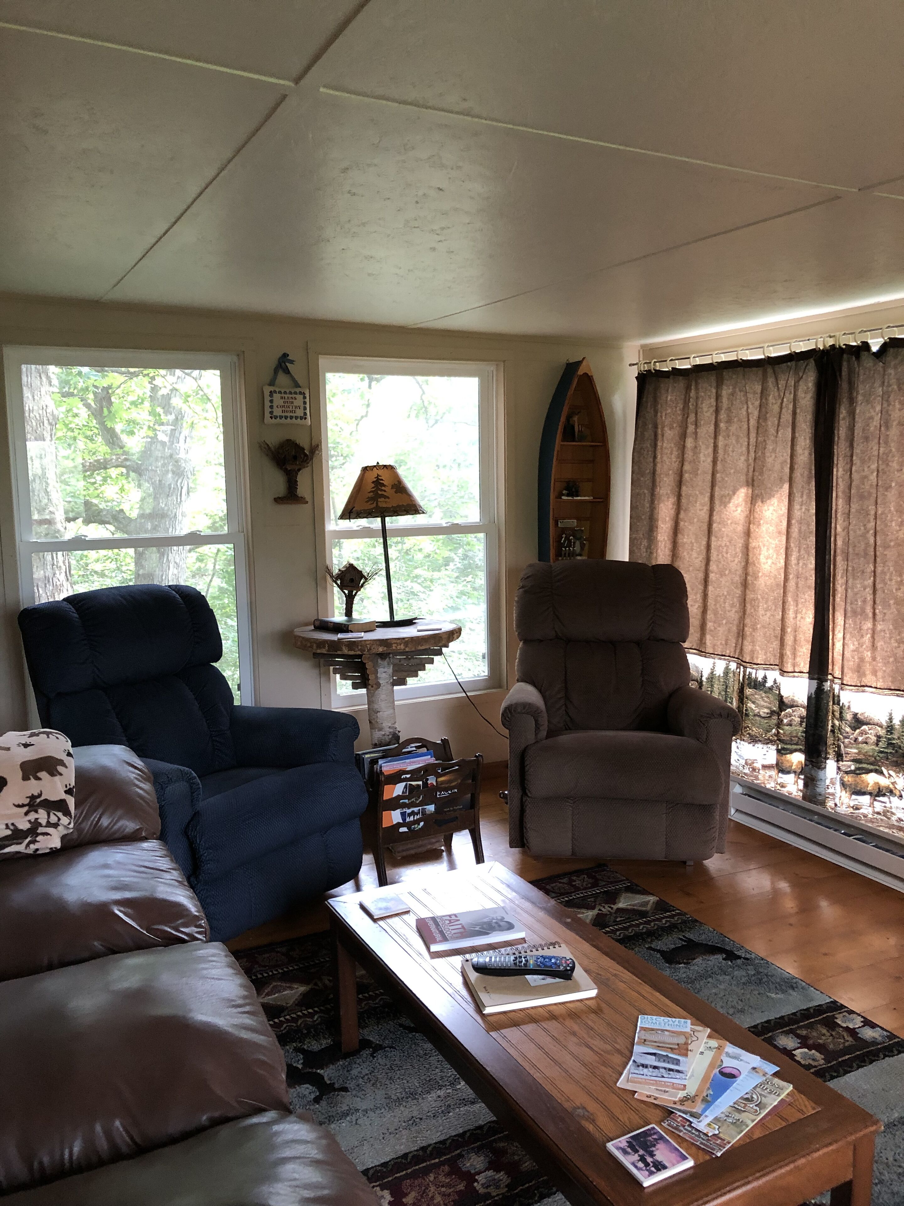 SECLUDED QUIET 2BR 1BATH CABIN IN THE WOODS.  Between  Bloomfield & Ottumwa