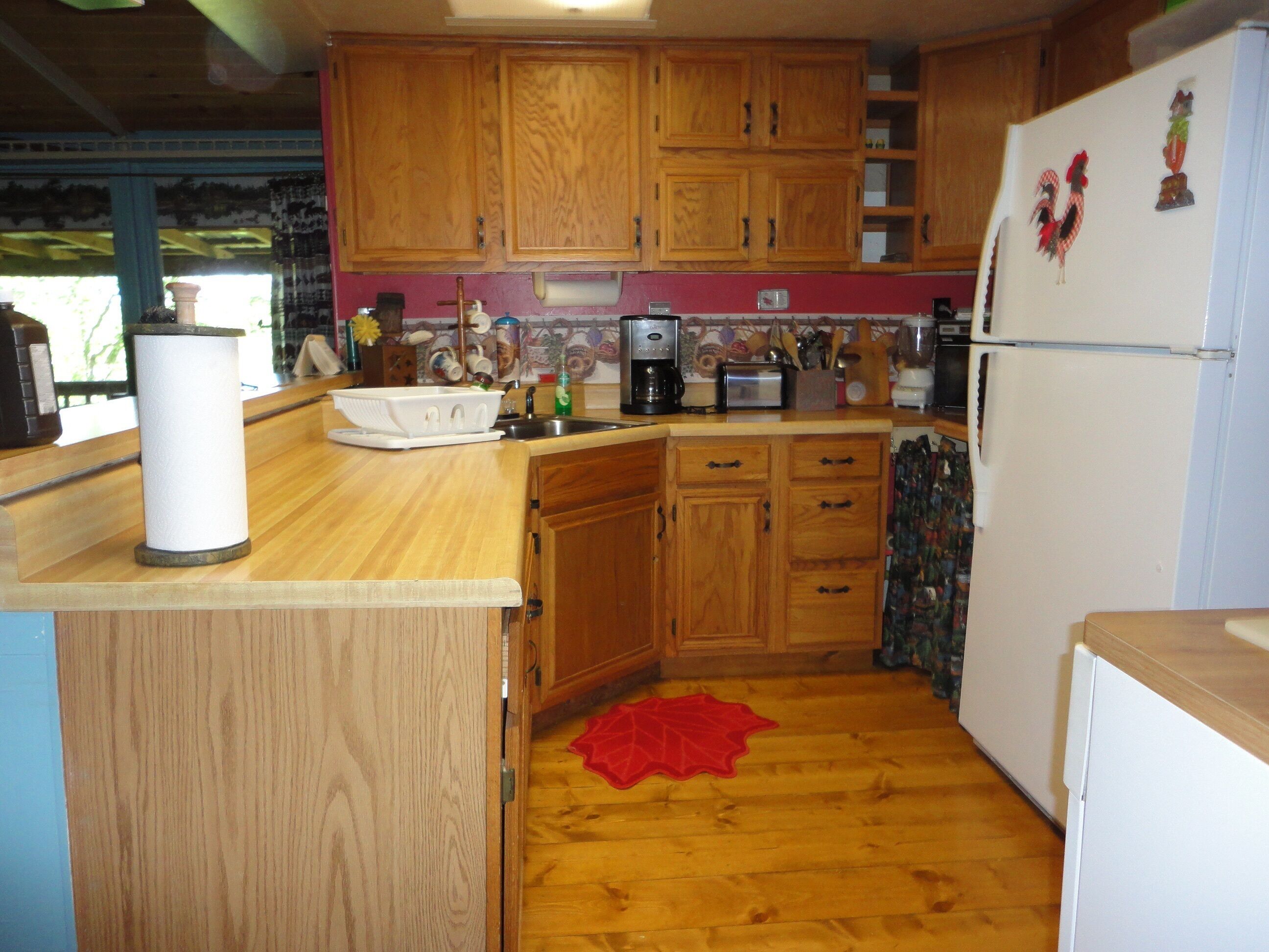 SECLUDED QUIET 2BR 1BATH CABIN IN THE WOODS.  Between  Bloomfield & Ottumwa