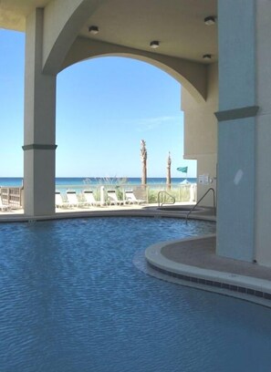 Piscina all'aperto, una piscina riscaldata