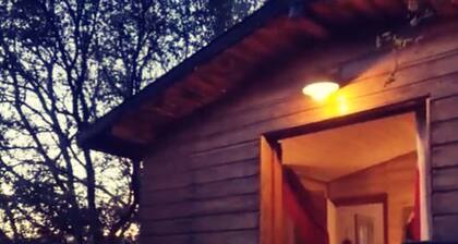 Cabane chambre d 'hĂŽtes insolite Ă Barjols en Provence Verte