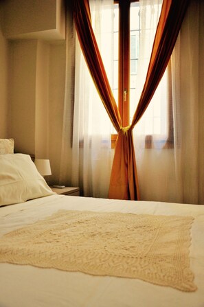 1 chambre, fer et planche à repasser, Wi-Fi gratuit, draps fournis
