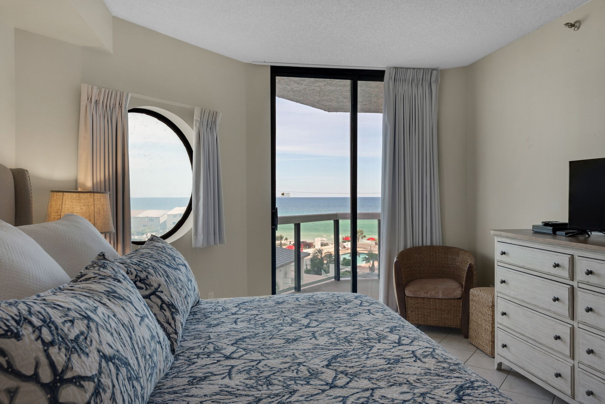 2 slaapkamers, een strijkplank/strijkijzer, gratis wifi, beddengoed