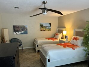 3 bedrooms, iron/ironing board, WiFi, bed sheets