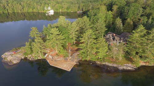 Lake Joseph Luxury Retreat