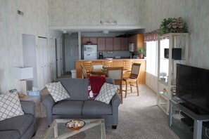 Smart TV, fireplace, video games, DVD player - Beautiful Lakefront Condo- Best Location at the Lake!!! (Osage Beach)