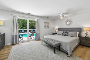 4 bedrooms, iron/ironing board, free internet, bed sheets