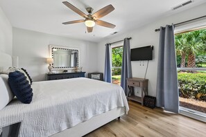 4 bedrooms, iron/ironing board, free internet, bed sheets