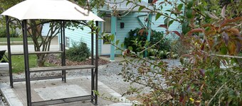 Bungalow With Luxury Appointments, Great Price! Pet Friendly w/fee