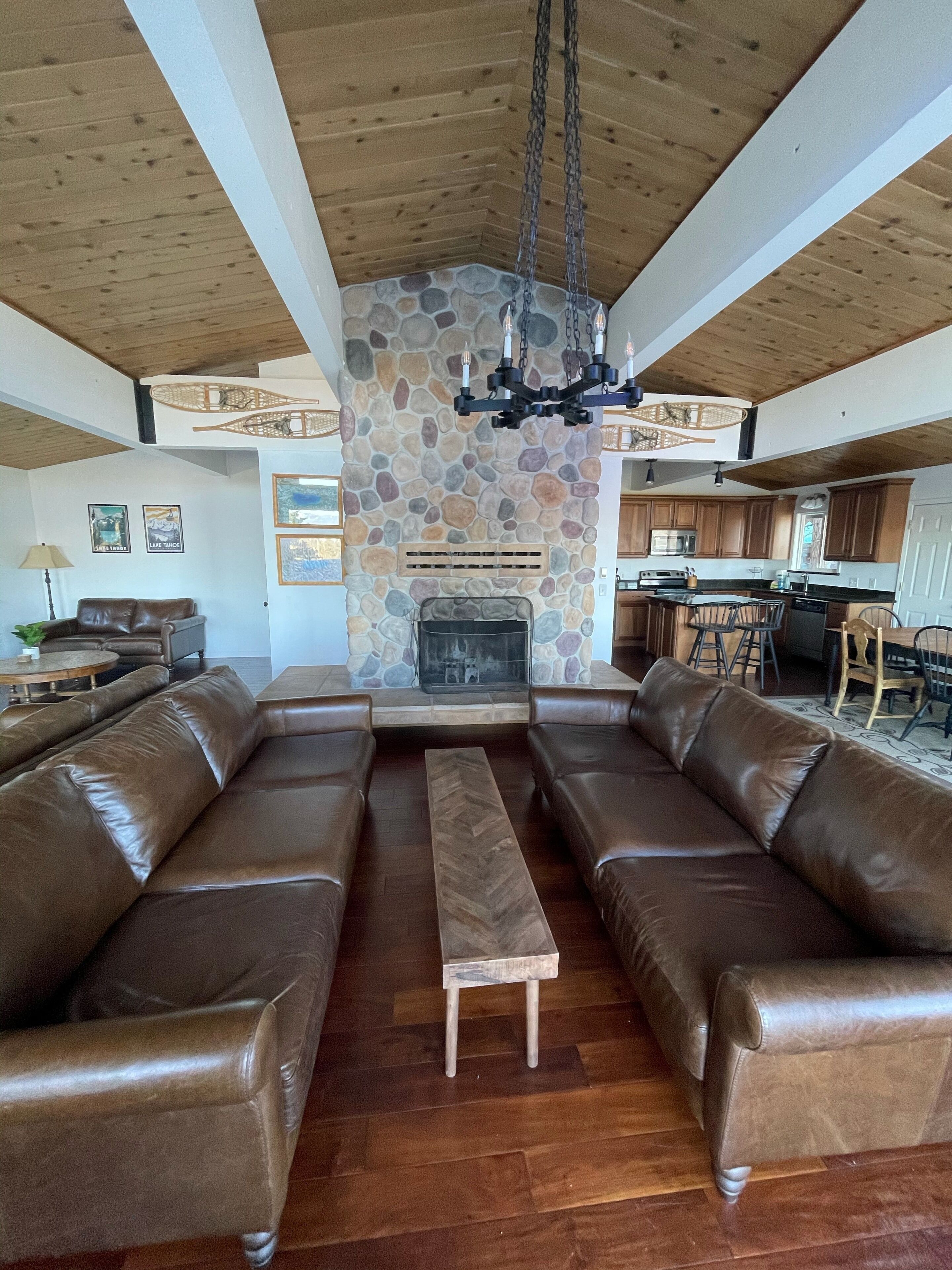 Large (sleeps 10) Remodeled Home, Lovely Lake Views