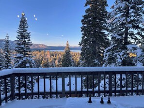 Property grounds - Large Home, Lovely Lake Views, Great Getaway (Tahoma)