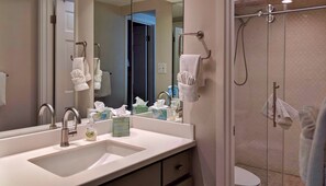 Combined shower/bathtub, hair dryer, towels, soap - Breathtaking  Lakefront Luxurious 3BR condo in the Heart of Rockies (Dillon)