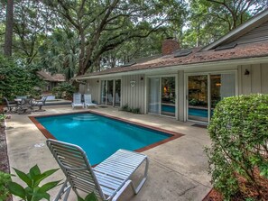 Pool - 24 Baynard Cove - Single Level, 4BR Home with FREE Spa Heat April - October! (Hilton Head Island)