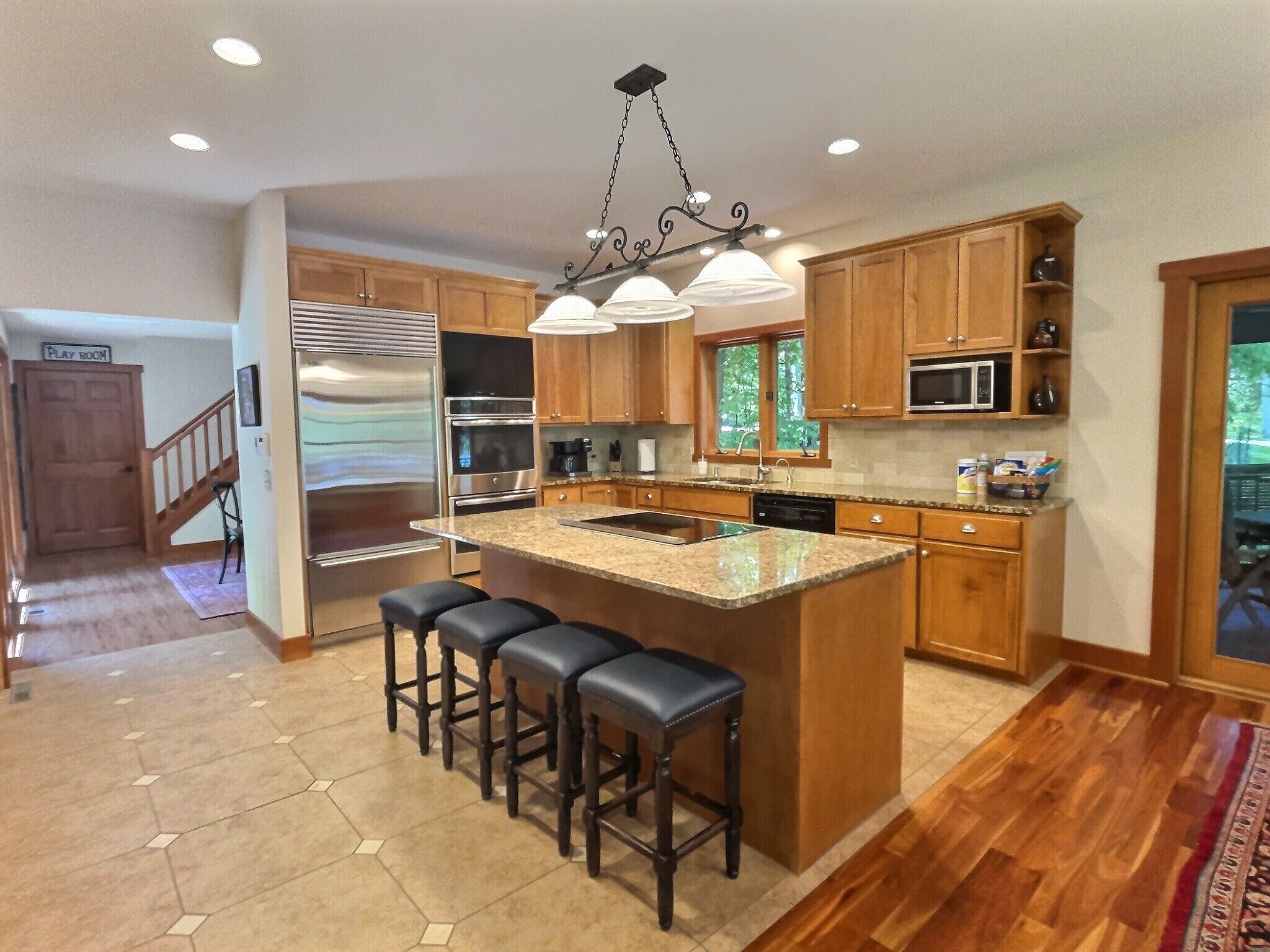 Pristine Lake Sylvia Getaway w/accomidations perfect for large or small groups!