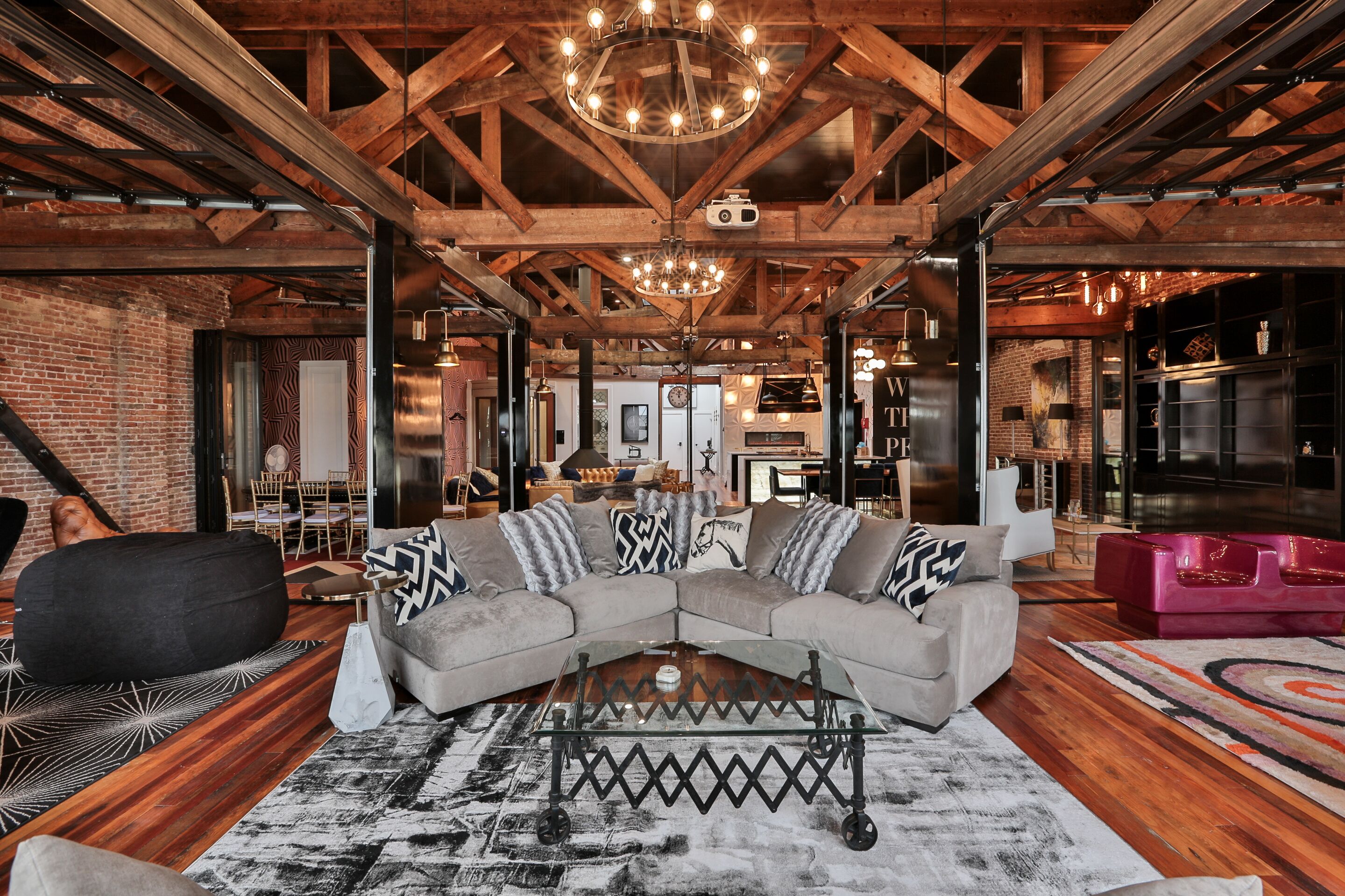 Bottled in Bond: Featured on HGTV, Heart of Bourbon Trail, Sleeps 10