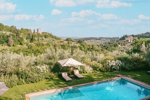 La Valle Tuscany — Historic Luxury Villa Estate in Chianti, Near Florence
