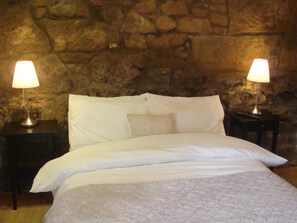 Free WiFi, bed sheets, wheelchair access - Riggend farm bed and breakfast (Airdrie)